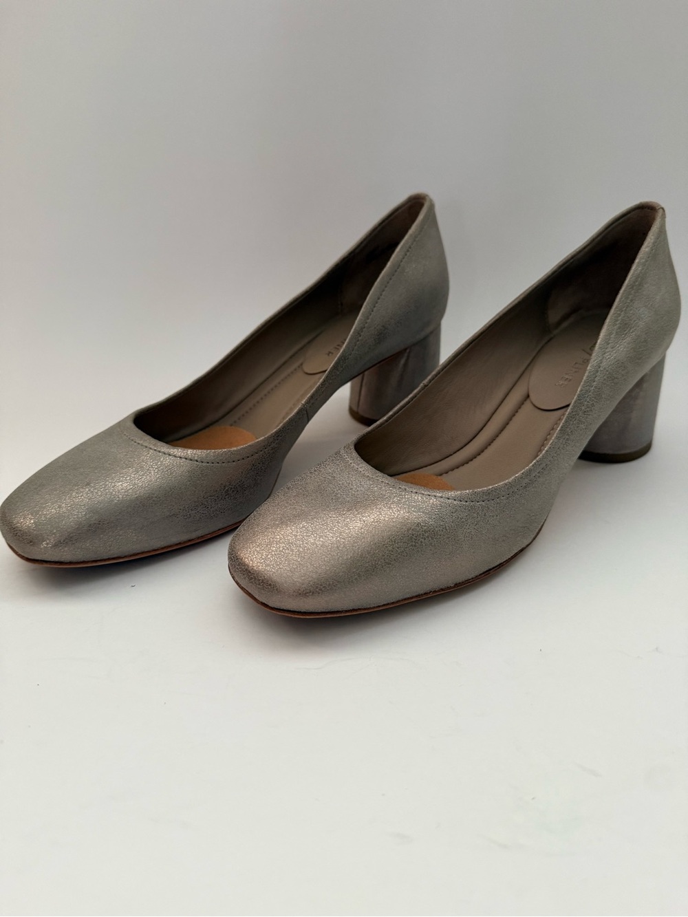Donald J Pliner Camy-T8 M080 Taupe Metallic Leather Pumps 8M